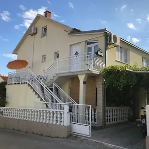 https://apartman-anita-trogir.hotels-in-trogir.com